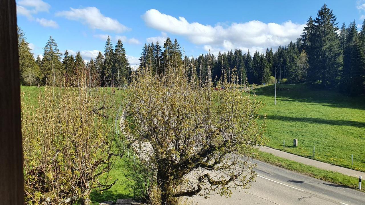 Auberge De La Couronne Saignelégier Eksteriør bilde